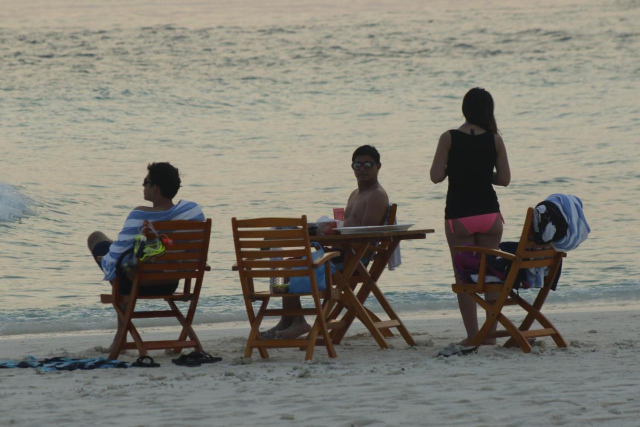 Rasdhoo Wave Blue Bed & Breakfast Exterior foto