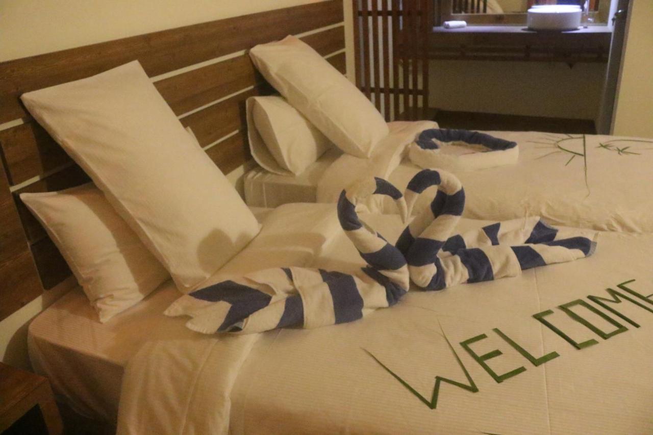 Rasdhoo Wave Blue Bed & Breakfast Exterior foto