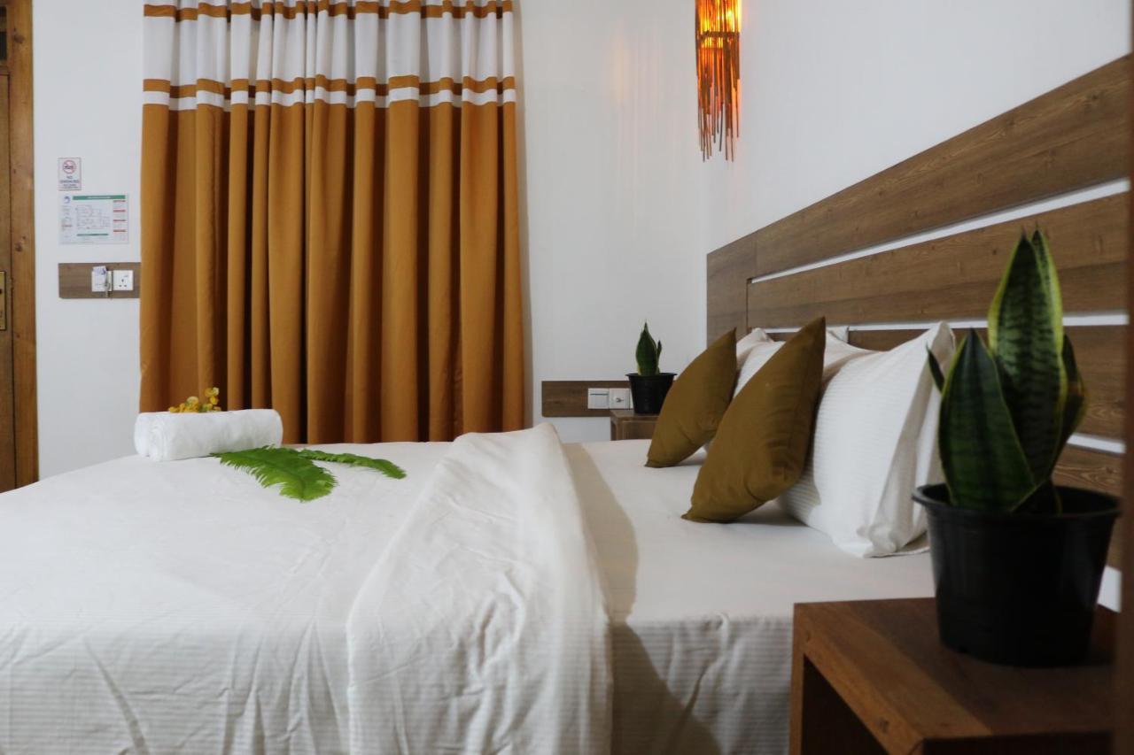 Rasdhoo Wave Blue Bed & Breakfast Exterior foto
