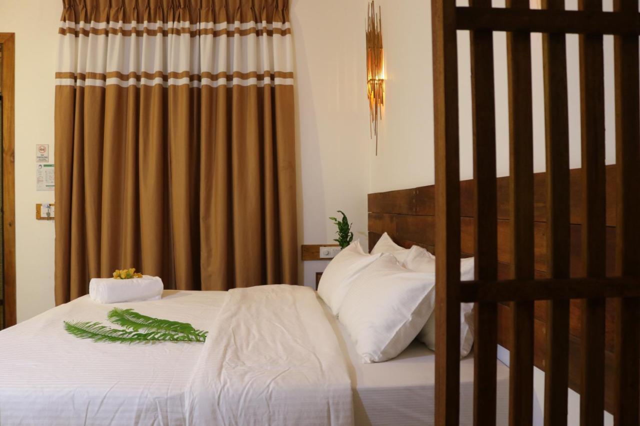 Rasdhoo Wave Blue Bed & Breakfast Exterior foto