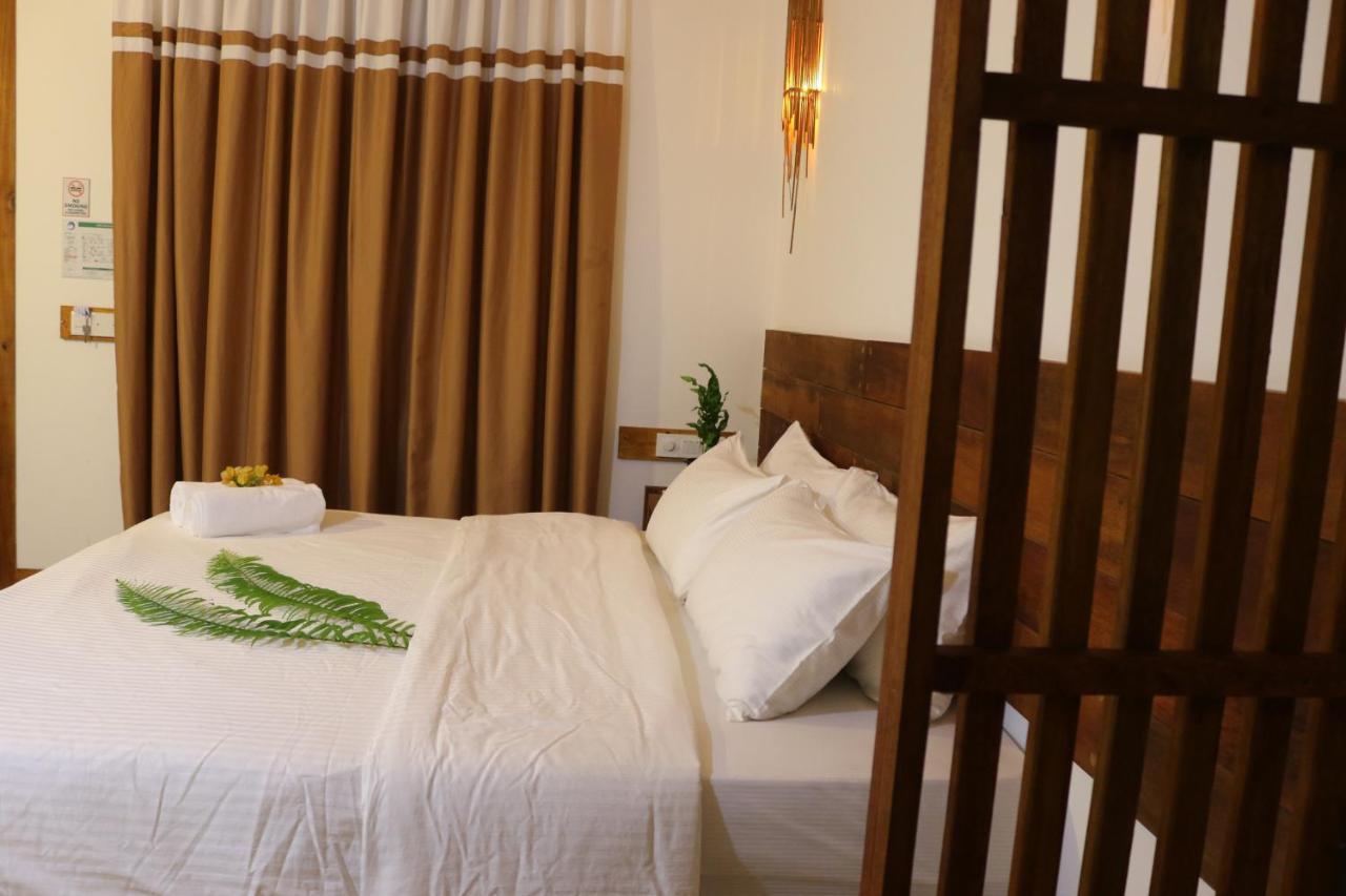 Rasdhoo Wave Blue Bed & Breakfast Exterior foto