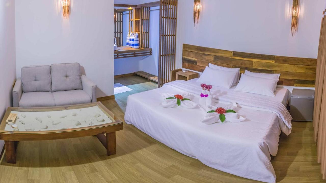 Rasdhoo Wave Blue Bed & Breakfast Exterior foto