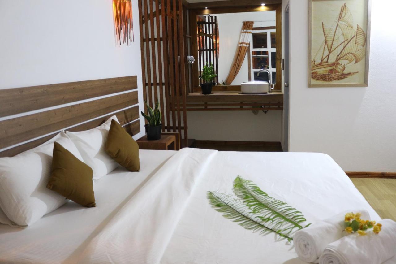Rasdhoo Wave Blue Bed & Breakfast Exterior foto
