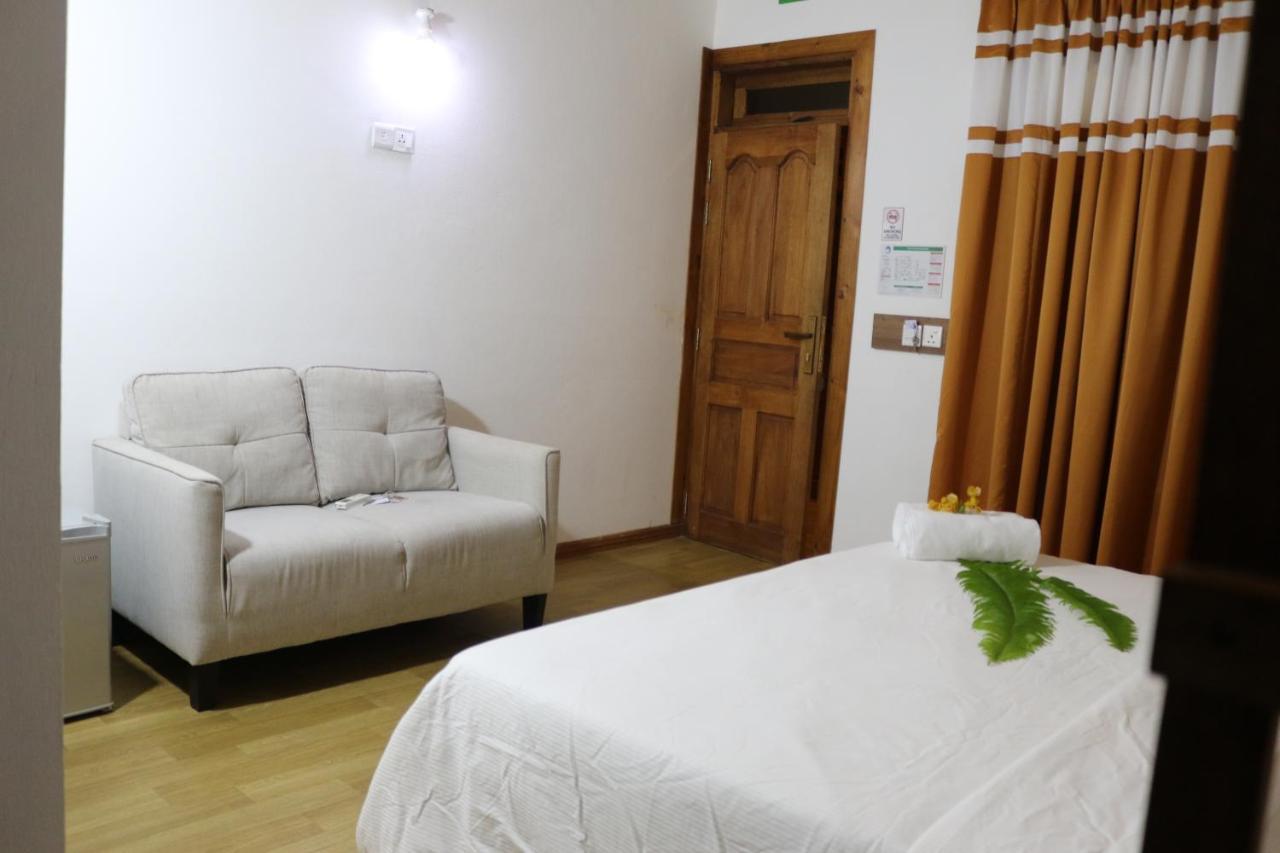 Rasdhoo Wave Blue Bed & Breakfast Exterior foto
